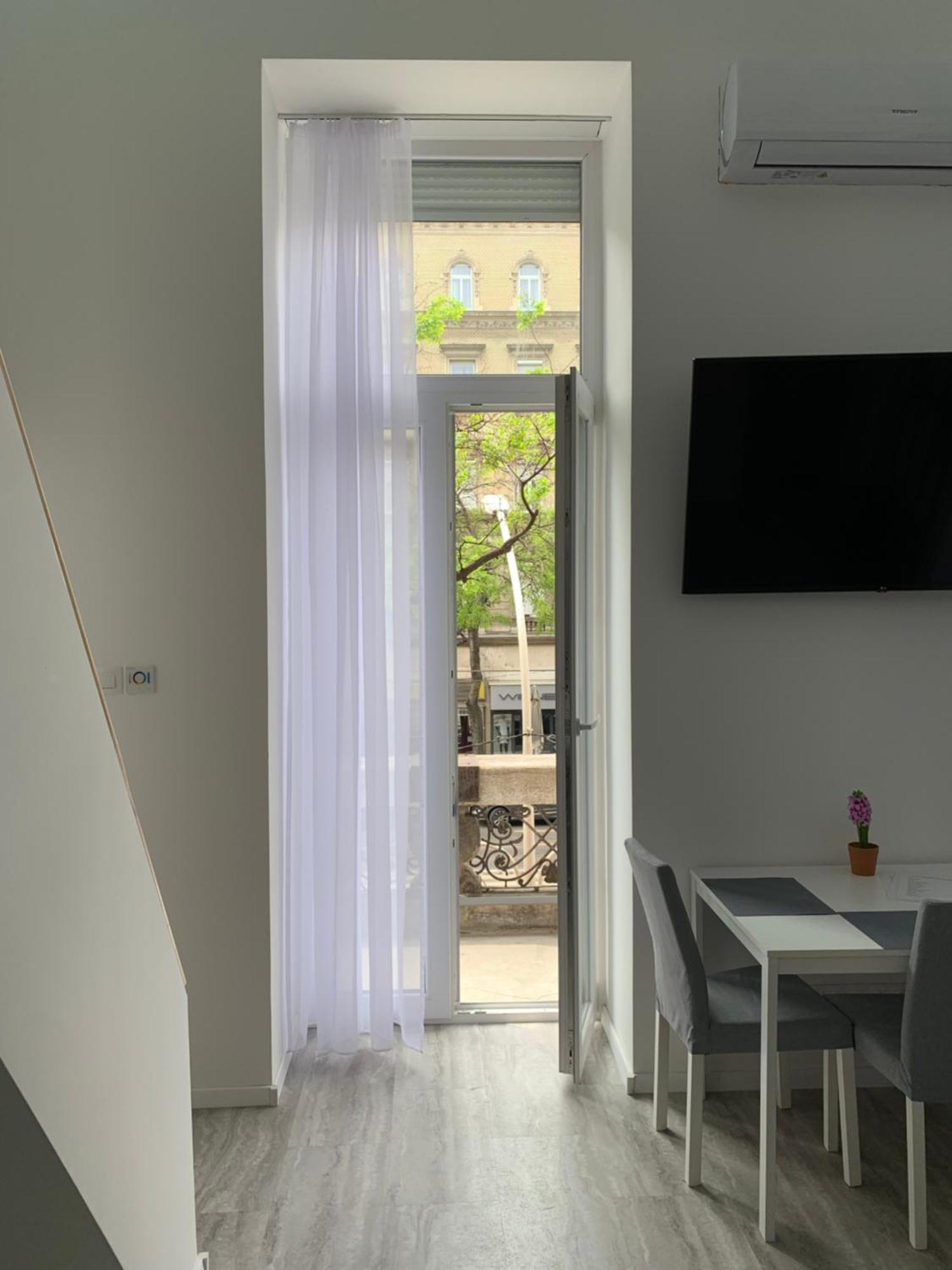 Balcony Gallery Budapest Exterior photo
